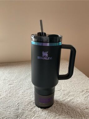 BLACK CHROMA COLLECTION 40OZ Stanley Quencher H2O Tumbler.
New